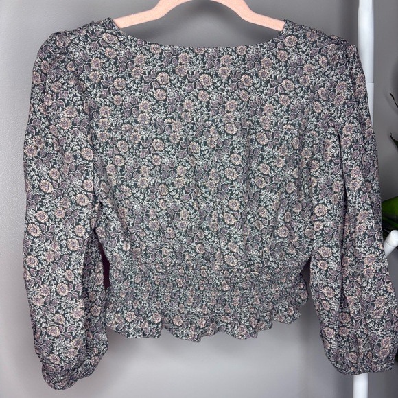 American Eagle Outfitters Floral Neutral Smocked Blouse V Neck Long Sleeve Top - Picture 3 of 7